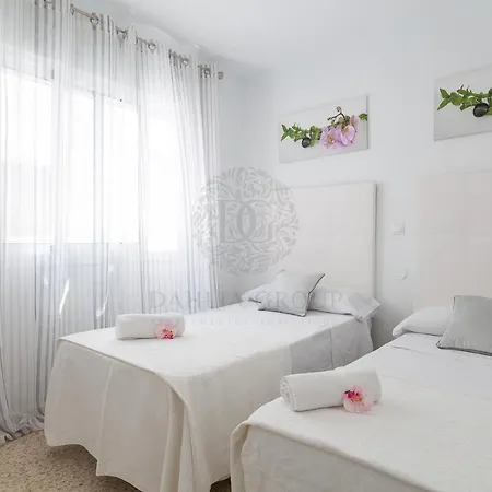 Los Rosales Beach By Dahlia Group Apartment *